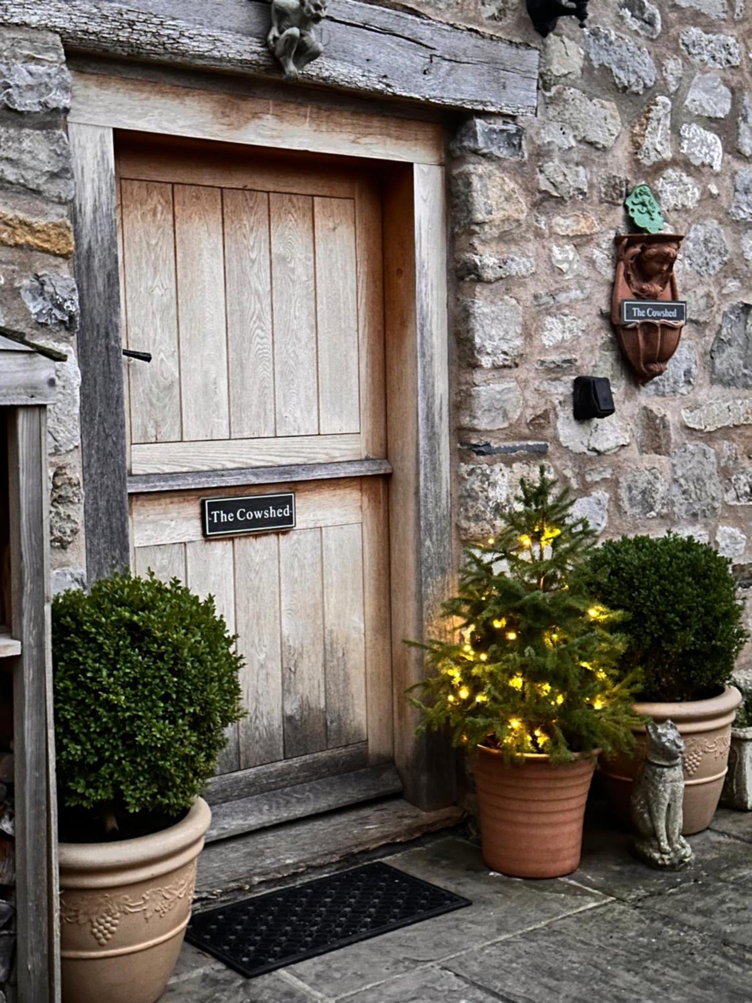 The Cowshed Bed & Breakfast Ланголен Екстериор снимка
